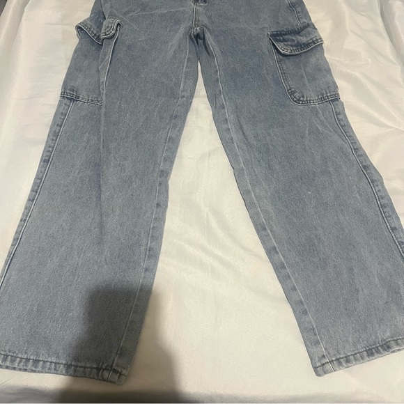 SHEIN PETITE Flap Pocket Side Cargo Jeans - Picture 4 of 7
